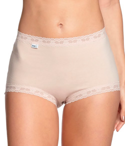 Calcinha Clássica Triumph Star Maxi (24649)